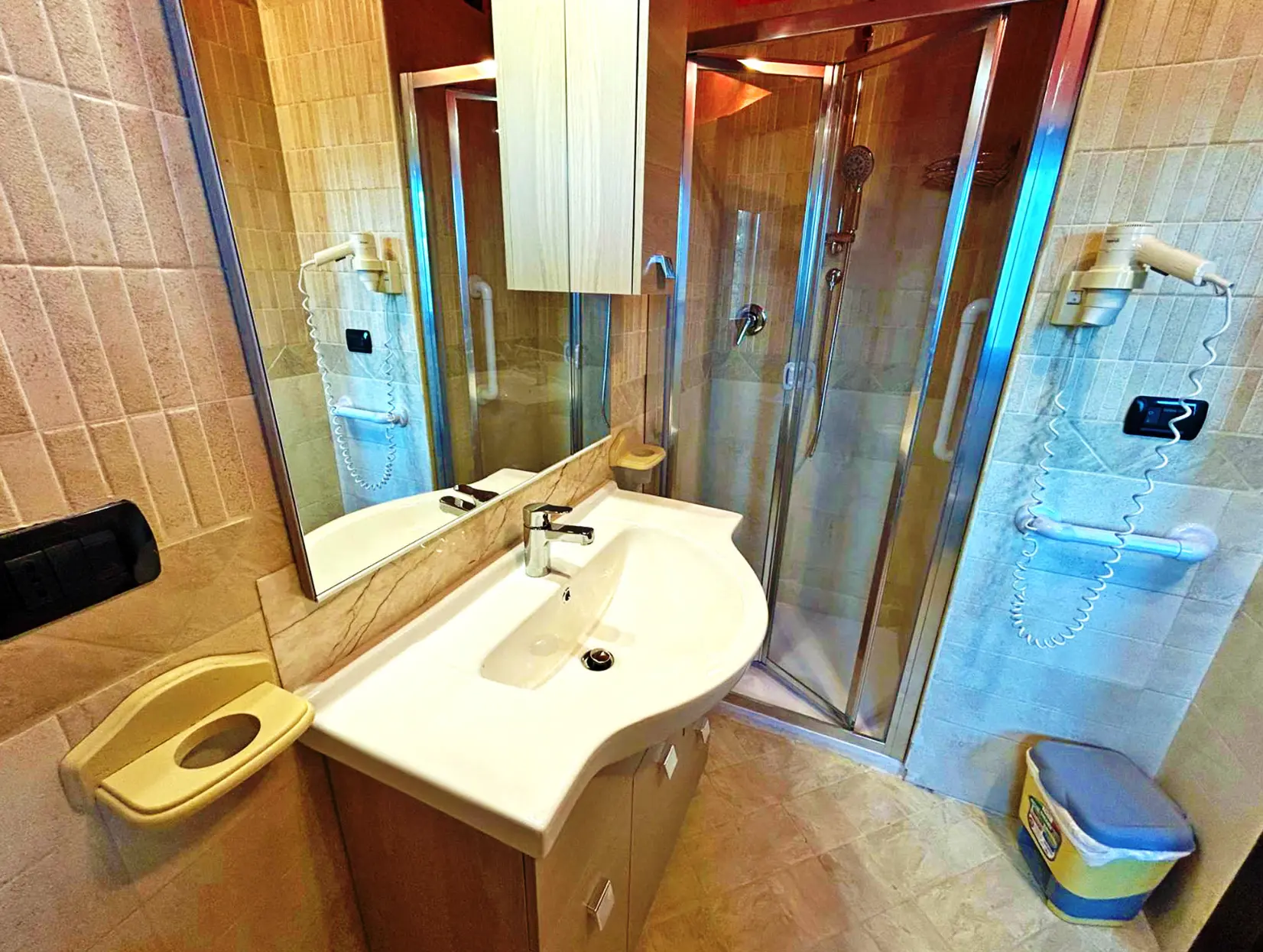 Bagno privato con cabina doccia